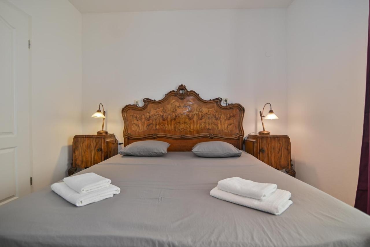 Guesthouse Kate Trogir Exterior photo