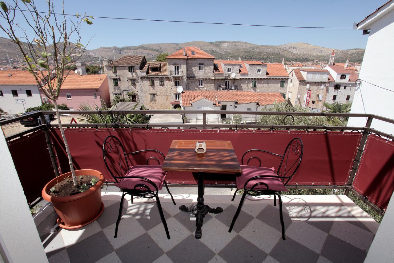 Guesthouse Kate Trogir Exterior photo